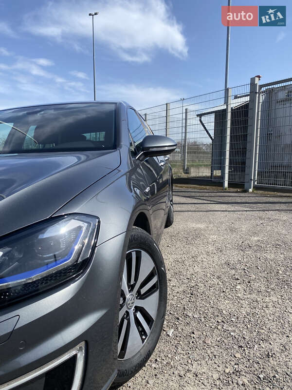 Хэтчбек Volkswagen e-Golf 2017 в Львове