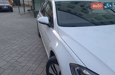 Хэтчбек Volkswagen e-Golf 2019 в 