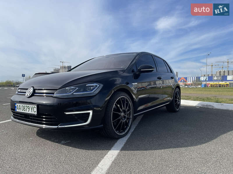 Хетчбек Volkswagen e-Golf 2019 в Києві