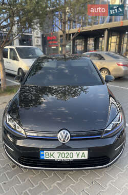 Хетчбек Volkswagen e-Golf 2016 в 