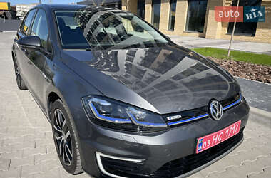 Хэтчбек Volkswagen e-Golf 2019 в 