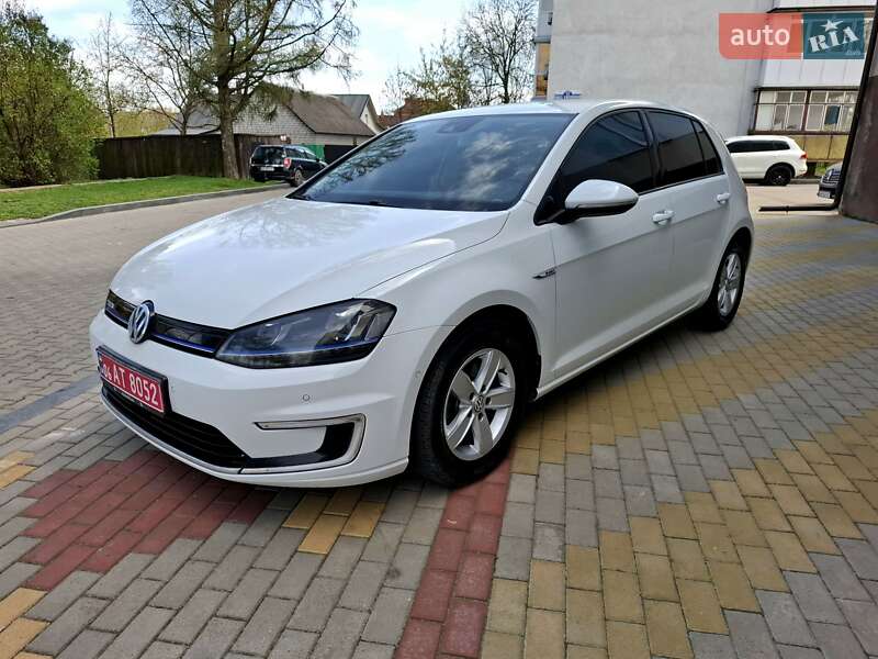 Хэтчбек Volkswagen e-Golf 2015 в 