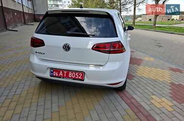Хэтчбек Volkswagen e-Golf 2015 в 