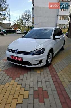 Хэтчбек Volkswagen e-Golf 2015 в 