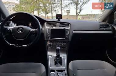Хэтчбек Volkswagen e-Golf 2015 в 