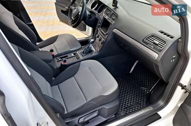 Хэтчбек Volkswagen e-Golf 2015 в 