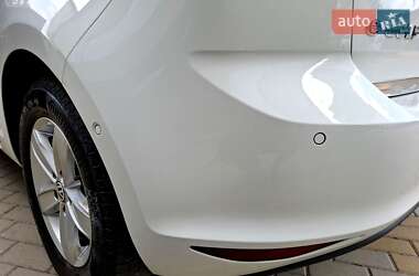 Хэтчбек Volkswagen e-Golf 2015 в 