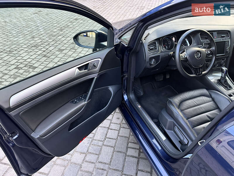 Хэтчбек Volkswagen e-Golf 2016 в Луцке