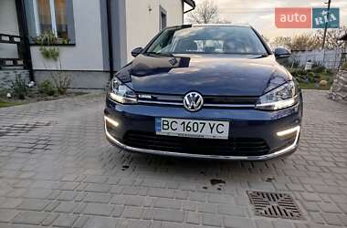 Хэтчбек Volkswagen e-Golf 2019 в 