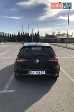Хетчбек Volkswagen e-Golf 2016 в 