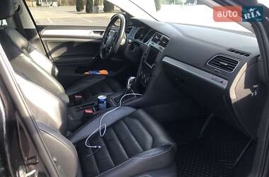 Хетчбек Volkswagen e-Golf 2016 в 