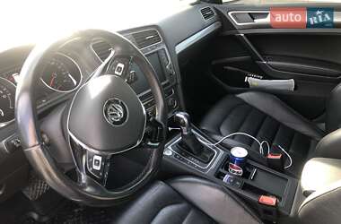 Хетчбек Volkswagen e-Golf 2016 в 