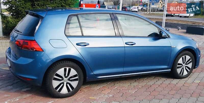 Хетчбек Volkswagen e-Golf 2016 в Києві