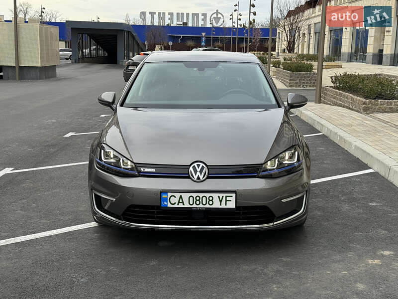 Хэтчбек Volkswagen e-Golf 2015 в Умани