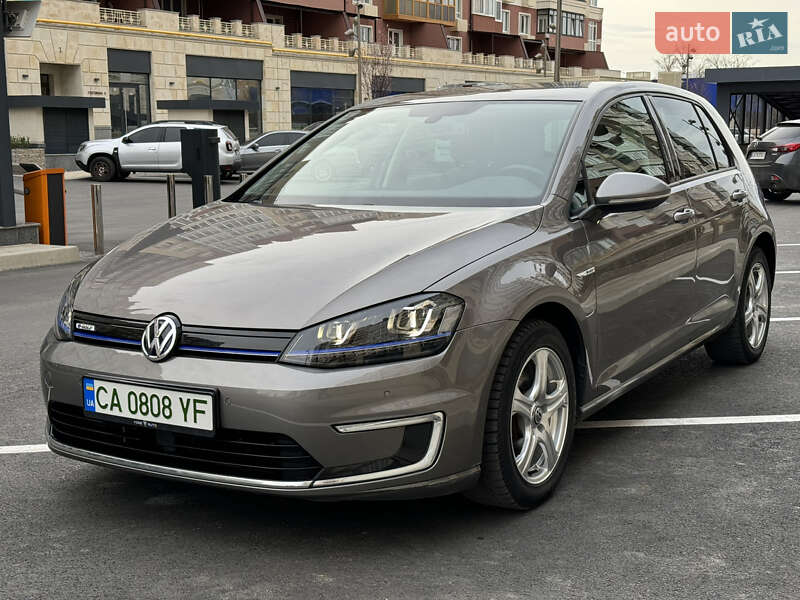 Хэтчбек Volkswagen e-Golf 2015 в Умани