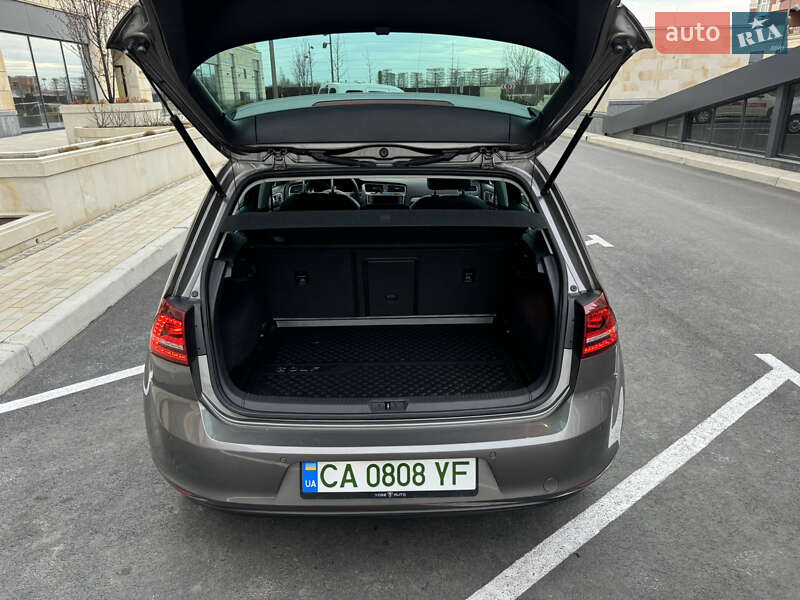 Хэтчбек Volkswagen e-Golf 2015 в Умани