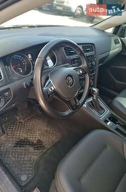 Хэтчбек Volkswagen e-Golf 2017 в 