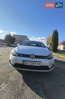 Хетчбек Volkswagen e-Golf 2014 в 