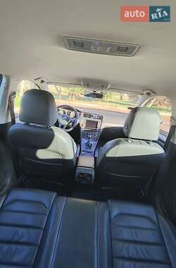 Хетчбек Volkswagen e-Golf 2014 в 