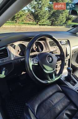Хетчбек Volkswagen e-Golf 2014 в 