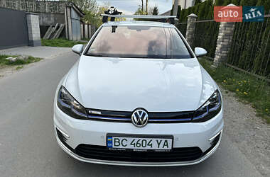 Хэтчбек Volkswagen e-Golf 2019 в 
