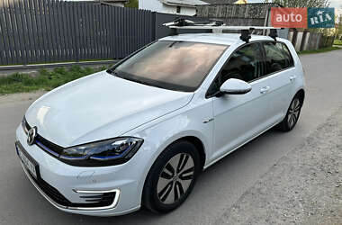 Хэтчбек Volkswagen e-Golf 2019 в 