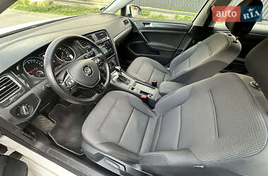 Хэтчбек Volkswagen e-Golf 2019 в 