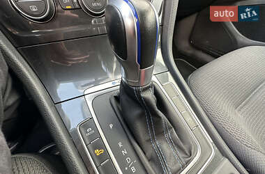 Хэтчбек Volkswagen e-Golf 2019 в 