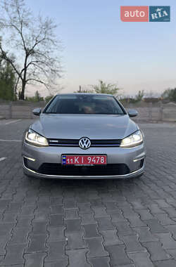 Хетчбек Volkswagen e-Golf 2017 в 