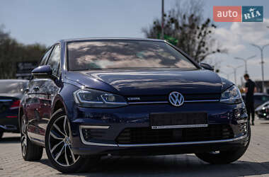 Хетчбек Volkswagen e-Golf 2019 в 