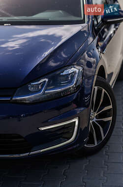 Хетчбек Volkswagen e-Golf 2019 в 