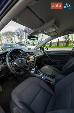 Хетчбек Volkswagen e-Golf 2019 в 