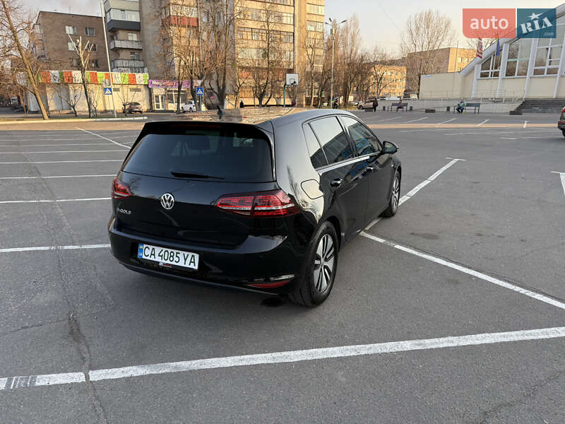 Хетчбек Volkswagen e-Golf 2015 в Черкасах