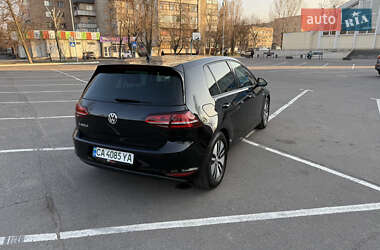 Хэтчбек Volkswagen e-Golf 2015 в 