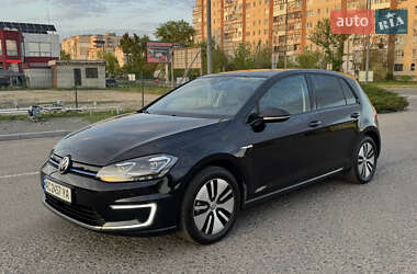Хетчбек Volkswagen e-Golf 2017 в 