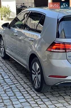 Хэтчбек Volkswagen e-Golf 2017 в 