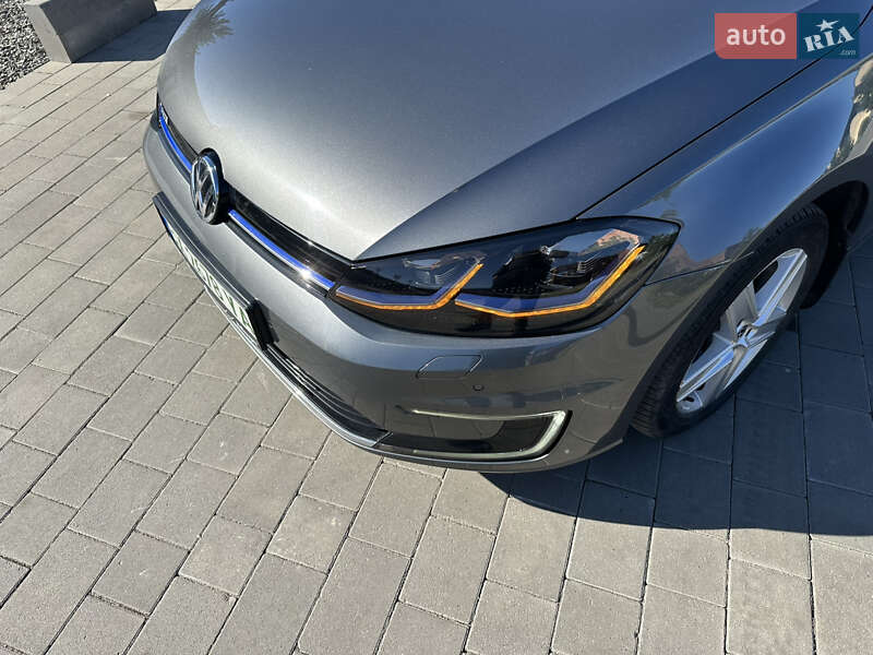Хетчбек Volkswagen e-Golf 2017 в Хмельницькому