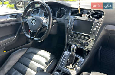 Хетчбек Volkswagen e-Golf 2015 в 