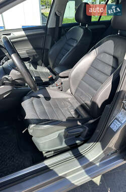Хетчбек Volkswagen e-Golf 2015 в 