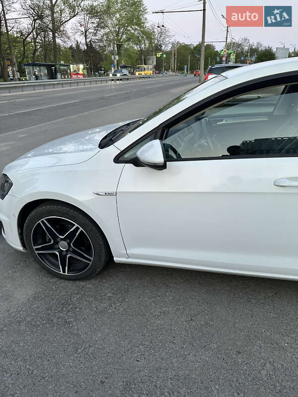 Хэтчбек Volkswagen e-Golf 2014 в Днепре