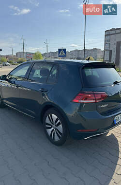 Хетчбек Volkswagen e-Golf 2017 в 