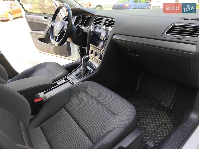 Хэтчбек Volkswagen e-Golf 2019 в Днепре