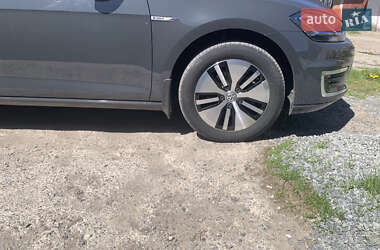 Хэтчбек Volkswagen e-Golf 2020 в 