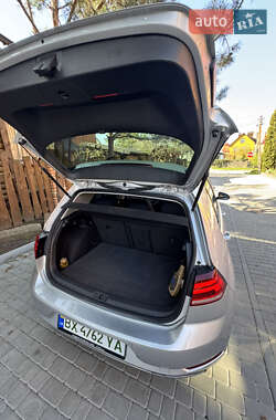 Хетчбек Volkswagen e-Golf 2019 в 