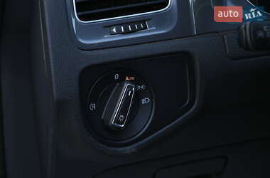 Хэтчбек Volkswagen e-Golf 2015 в 