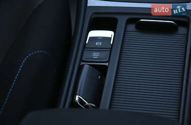 Хэтчбек Volkswagen e-Golf 2015 в 