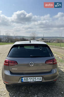 Хэтчбек Volkswagen e-Golf 2014 в 