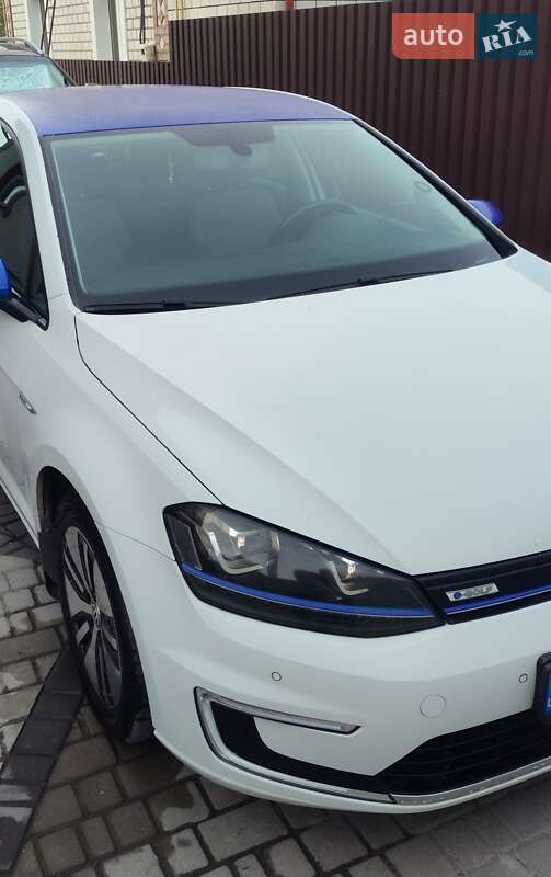 Хэтчбек Volkswagen e-Golf 2015 в Звягеле
