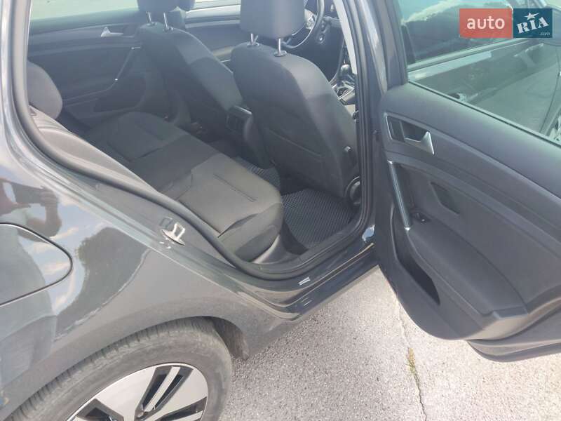 Хетчбек Volkswagen e-Golf 2020 в Львові