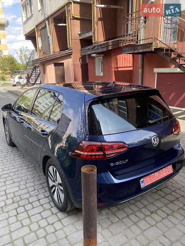 Хэтчбек Volkswagen e-Golf 2015 в Ивано-Франковске